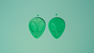 Momo Ayase's Earrings Kit Cast Kit cosplay DangerousLadies
