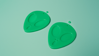 Momo Ayase's Earrings Kit Cast Kit cosplay DangerousLadies